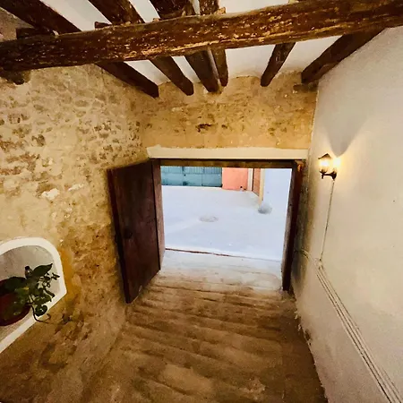 La Bruixota Del Castell